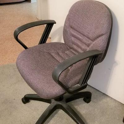 Lot #202  Contemporary Office/desk chair