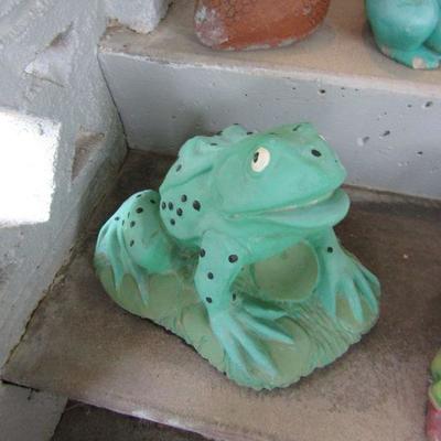 LOT 162  FROGS AND FRIENDS YARD ART
