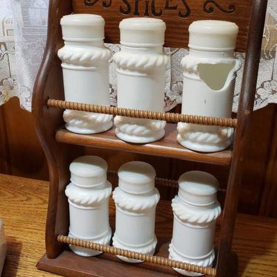 2-51: Vintage Rooster S &P and Spice Rack