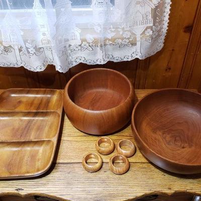 2-52: Wood Bowls and Napkin Rings (Denmark, Spain, USA, Philippines)