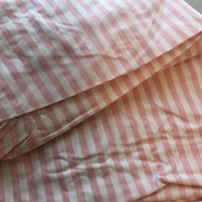 B25: Vintage Striped Sheets