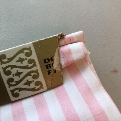 B25: Vintage Striped Sheets