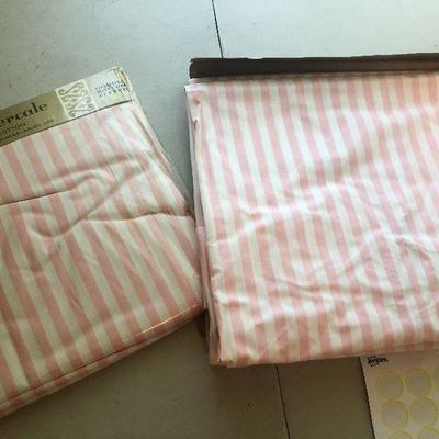 B25: Vintage Striped Sheets