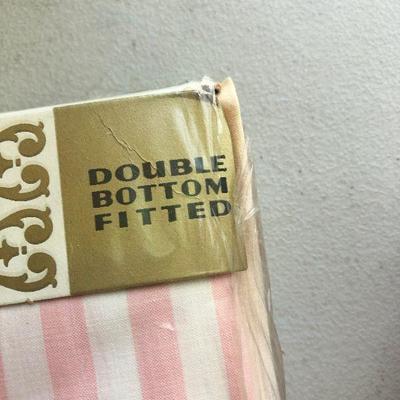 B25: Vintage Striped Sheets