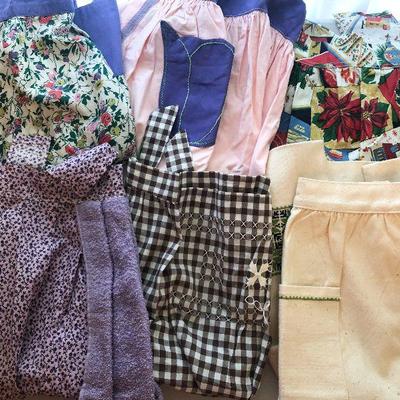 B26: Vintage Apron Lot