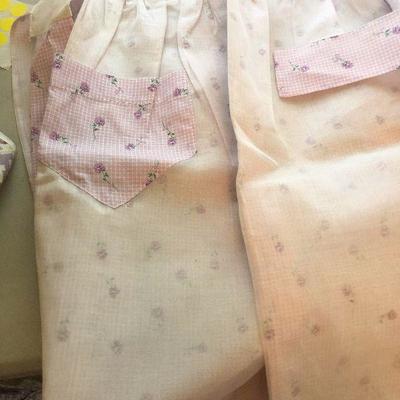B27: Vintage Dainty Lavender Aprons