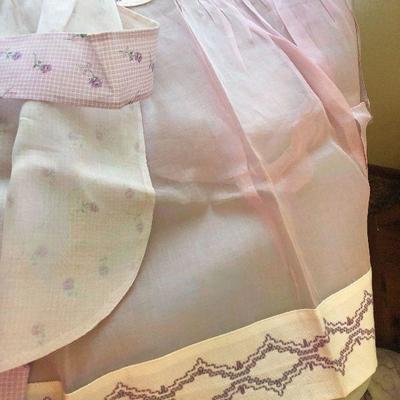 B27: Vintage Dainty Lavender Aprons