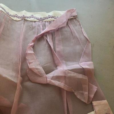B27: Vintage Dainty Lavender Aprons