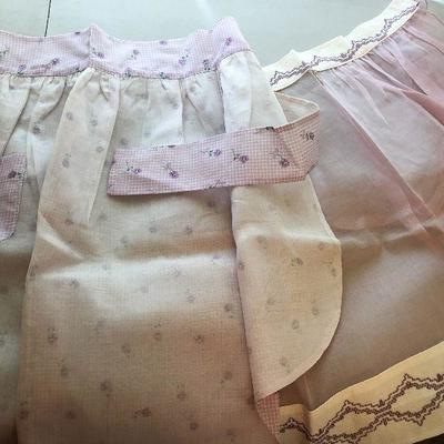 B27: Vintage Dainty Lavender Aprons