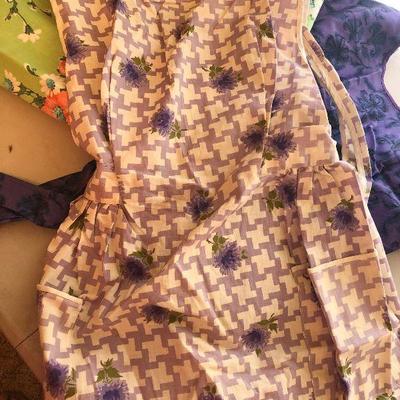 B28: Vintage/Retro Smocks