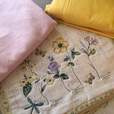 B30: Vintage Linens