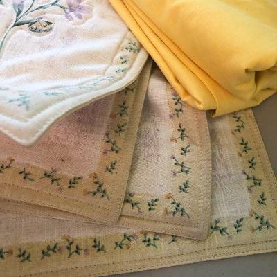B30: Vintage Linens