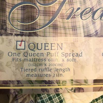 B31: Queen Lavender Floral Puffed Quilt Set