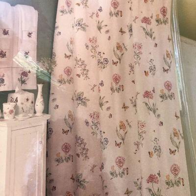 B32: Lenox Butterfly Shower Curtain, Rings, Towels and More