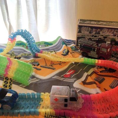 B33: Toy cars, Trucks, Tracks and More