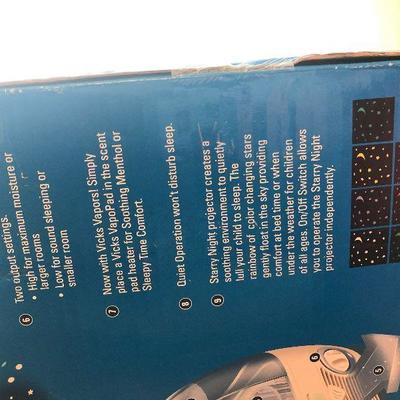 B34: Vicks Cool Moisture Humidifier 