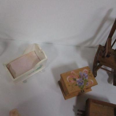 Lot 132 - Doll House Furniture 