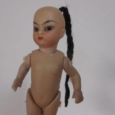 Lot 134 - Collectible Dolls - O