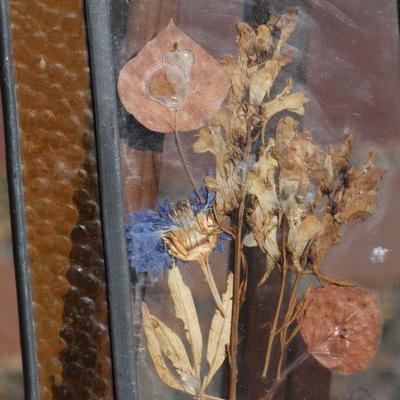 Lot 2-164: Vintage Framed Stained Glass Flower Study {8