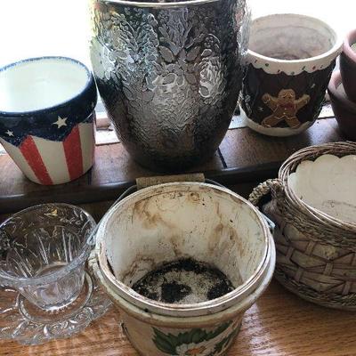 F57: Small Planters Lot