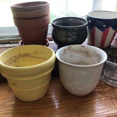 F57: Small Planters Lot