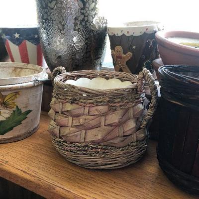 F57: Small Planters Lot