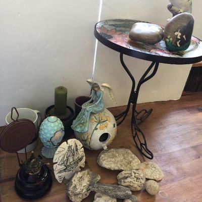 F58: Garden Patio Decor and Small Plant Table