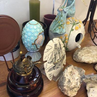 F58: Garden Patio Decor and Small Plant Table