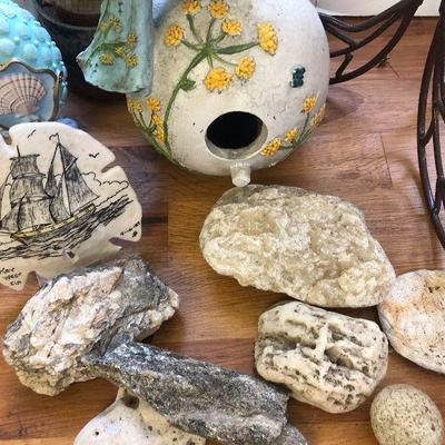 F58: Garden Patio Decor and Small Plant Table