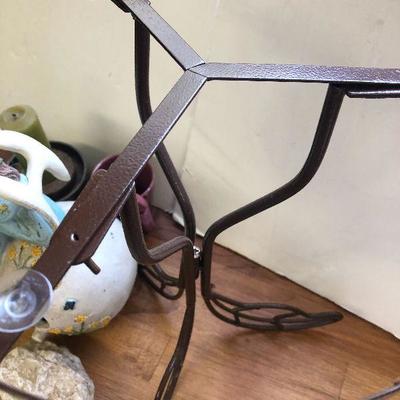 F58: Garden Patio Decor and Small Plant Table