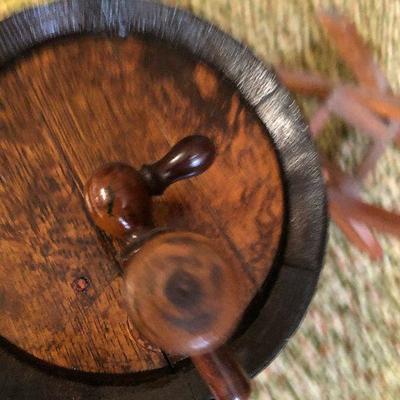 F68: Smaller Vintage Keg with Tap & Stand