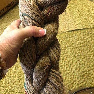 F71: Small Wood Barrel & Rope