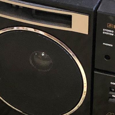 F76: Vintage Fisher Radio