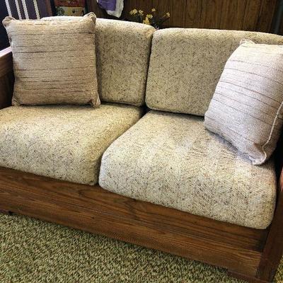 F79: This End Up Retro Love Seat Couch
