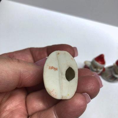 C28: Vintage Tiny Japan Figurines. 