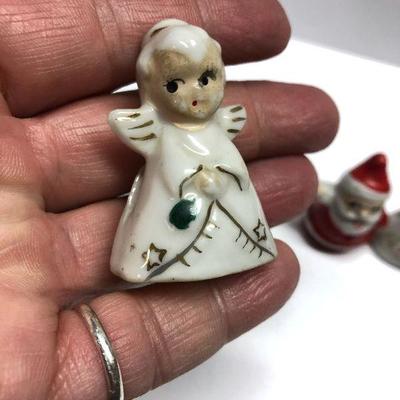 C28: Vintage Tiny Japan Figurines. 