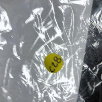 C28: Vintage Tiny Japan Figurines. 