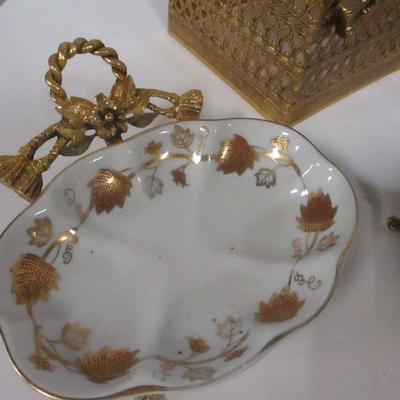 Lot 171 - Bathroom Vanity Collection