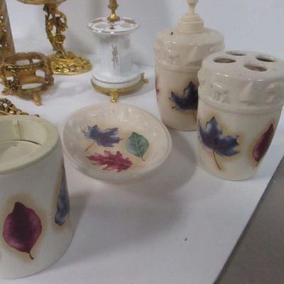 Lot 171 - Bathroom Vanity Collection