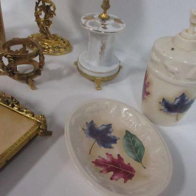 Lot 171 - Bathroom Vanity Collection