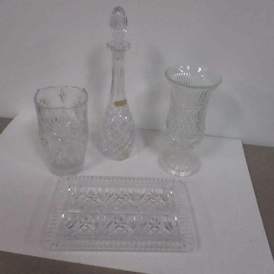 Lot 173 - 2 Pieces Of Dublin Crystal & Hand Cut Decanter