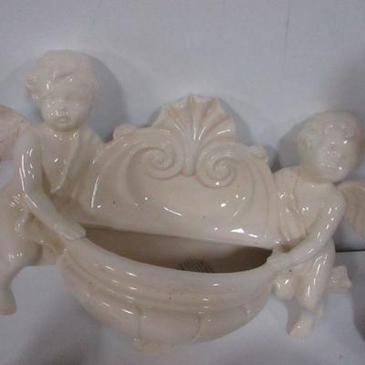 Lot 175 - Decorative Cherubs & Christmas Decor