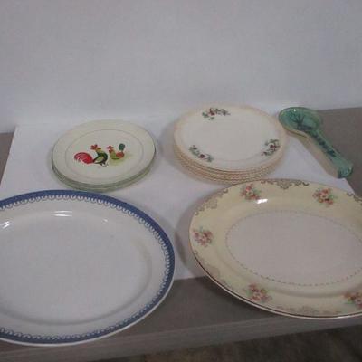 Lot 177 - Rooster & Hen Porcelain Plates - Eastern China USA