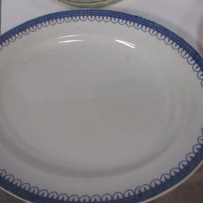 Lot 177 - Rooster & Hen Porcelain Plates - Eastern China USA