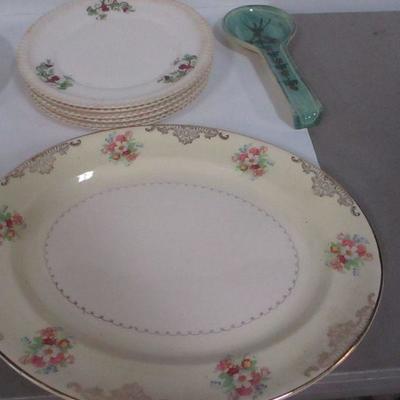 Lot 177 - Rooster & Hen Porcelain Plates - Eastern China USA