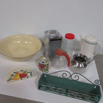 Lot 180 - Home Decor Kitchen Items