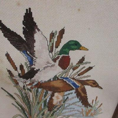 Lot 183 - Duck & Geese Decor 