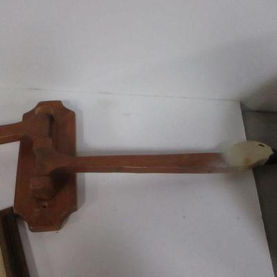 Lot 183 - Duck & Geese Decor 
