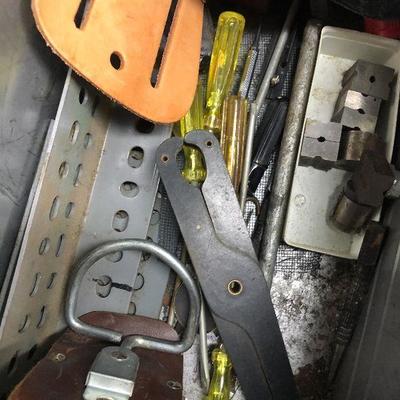 W7: Vintage Craftsman Tool Box with Tools