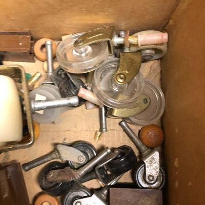W24: Lot of Casters